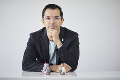 Vielseitig: Iyad Rahwan hat Informatik studiert, interessiert sich aber auch für psychologische und philosophische Fragestellungen. Im Forschungsbereich Mensch und Maschine bringt er diese Themenfelder zusammen.