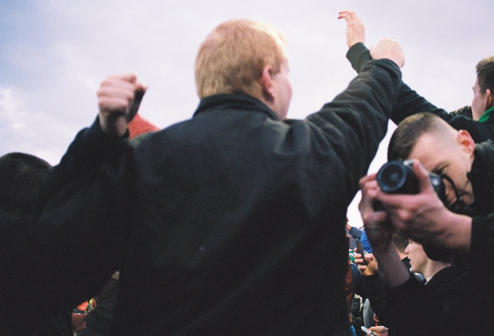 Rebellische Fangemeinden: Eine Ethnographie von Menschenmengen, Unzufriedenheit und aufsässigen Gesängen
