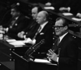 Podiumsdiskussion: Reden oder Schweigen Podiumsdiskussion: Reden oder Schweigen