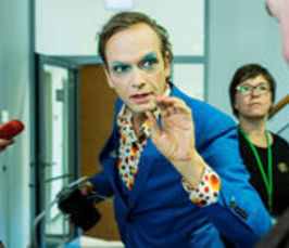 Event: Erschöpfte Demokratie – ein Theaterabend als angewandte Utopieforschung Event: Erschöpfte Demokratie – ein Theaterabend als angewandte Utopieforschung